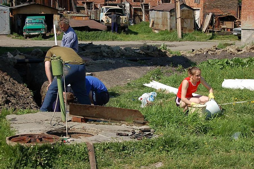 27. Trinkwasserversorgung - immer ein Problem.jpg - Trinkwasserversorgung - in ganz Russland ist reines Wasser bis heute noch eines der groessten Probleme